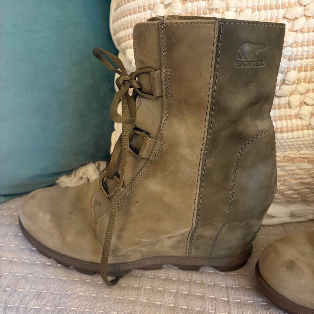 Sorel Women's Joan of Arctic Alpine Tundra Wedge Boots - Picture 9 of 12